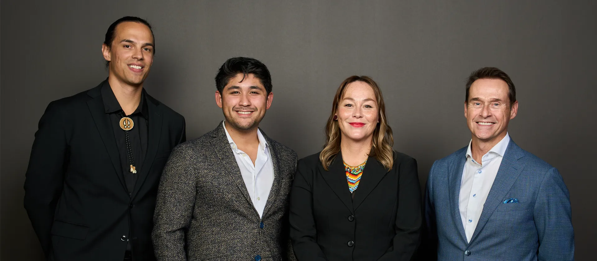 Text - Distinguished Alumn Awards on red background