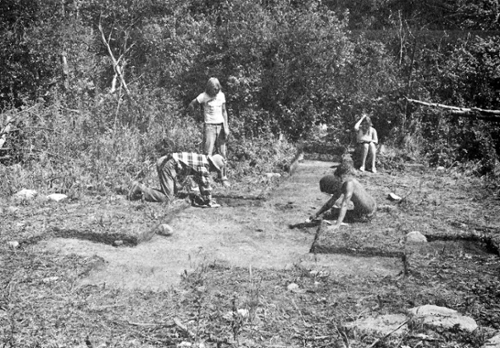 Archaeologists excavating the hideworking area at the Sinnock site