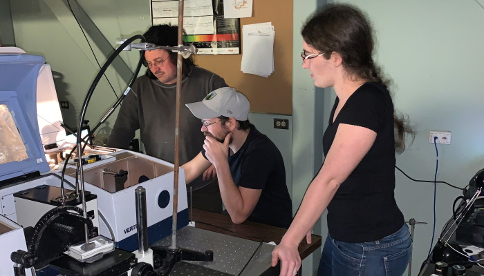 Brainstorming between Matthew Izawa (Okayama university, Japan), Daniel Applin, and Sandra Potin (formerly IPAG, France, now at C-TAPE), for improving the Vertex FTIR spectrometer (Jan 2020).