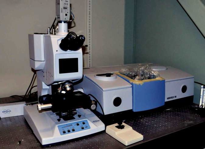 Bruker Vertex 70 FTIR spectrometer