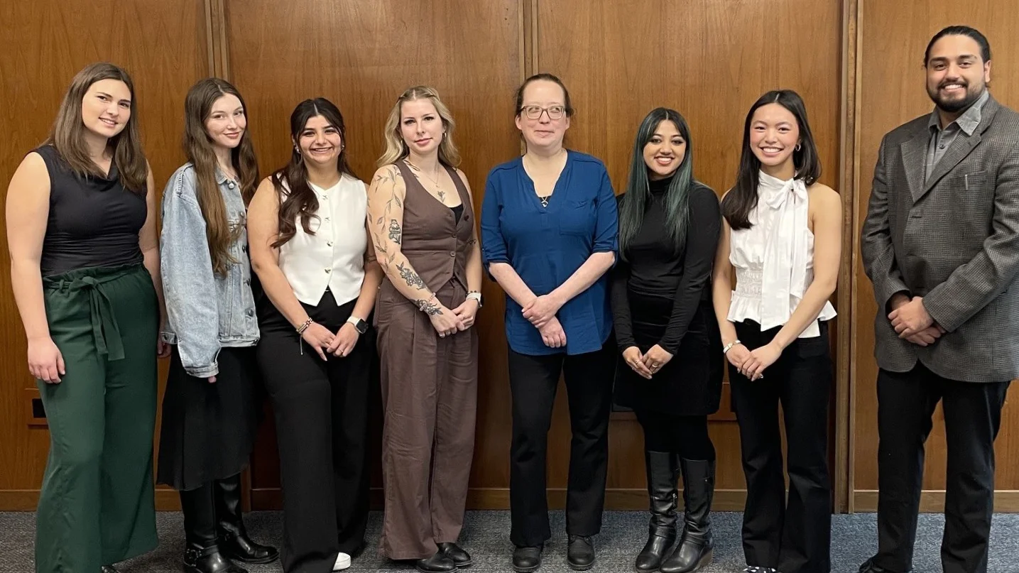 Photo of several graduating honours students