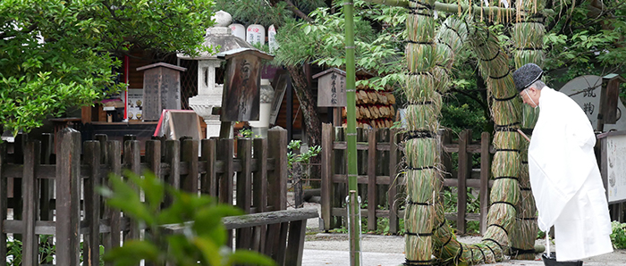 Large wreath made from reeds as part of Nagoshi no harae