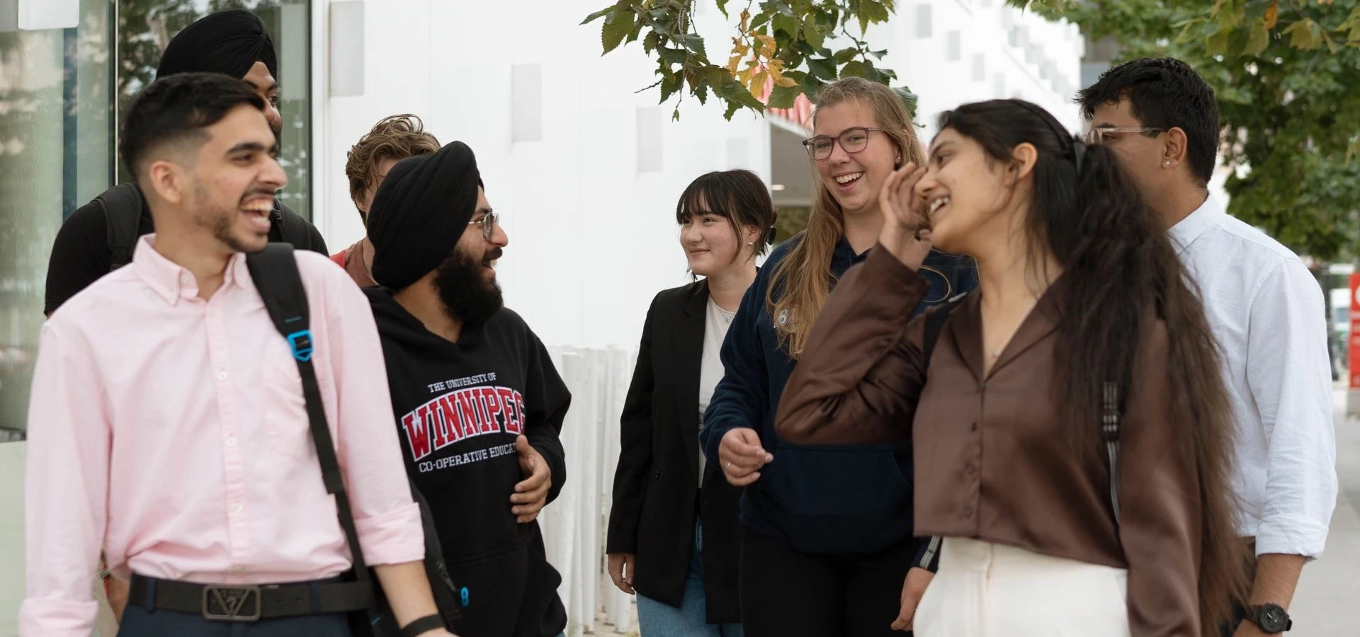 outdoor-group-students-2.webp