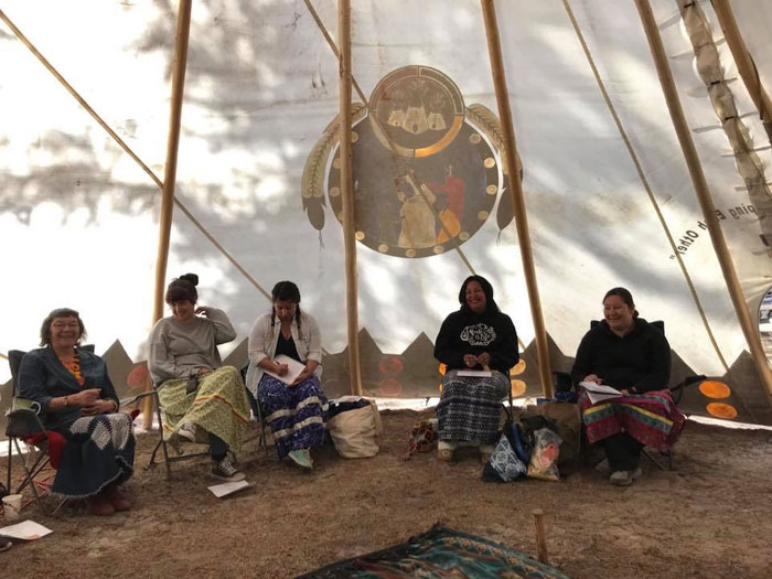 Land-based gathering in Nisichawayasihk Cree Nation 